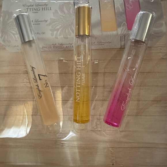 Comes with the box - #7, Notting Hill, and English Laundry - Picture 3 of 15